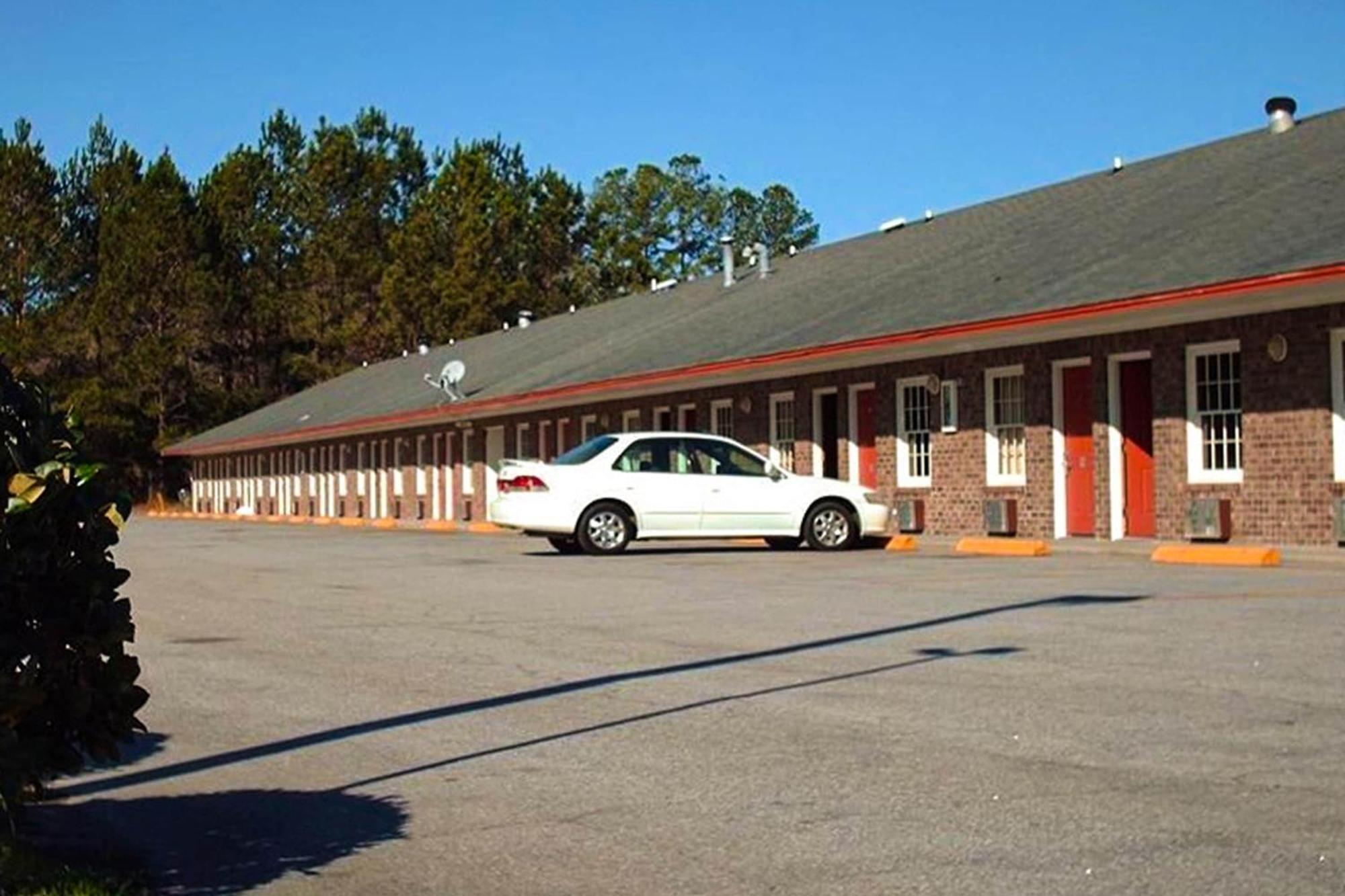 Oyo Hotel Ridgeland East Exterior photo